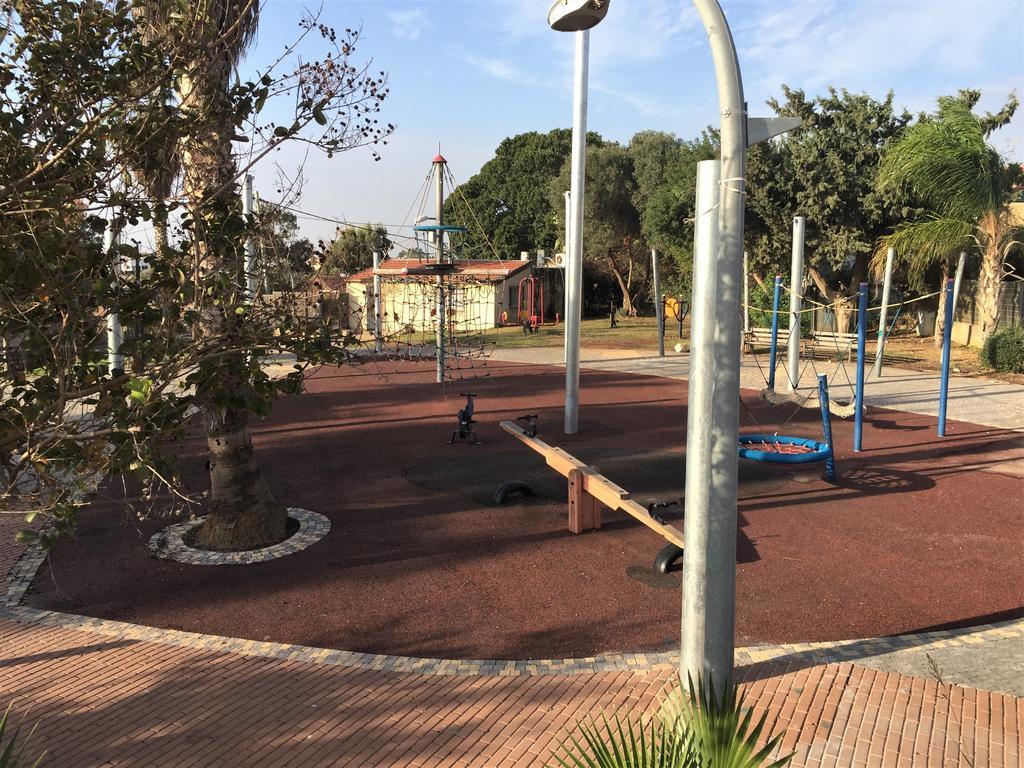 2 Bedroom Apartment In Atlit, Haifa District Kültér fotó